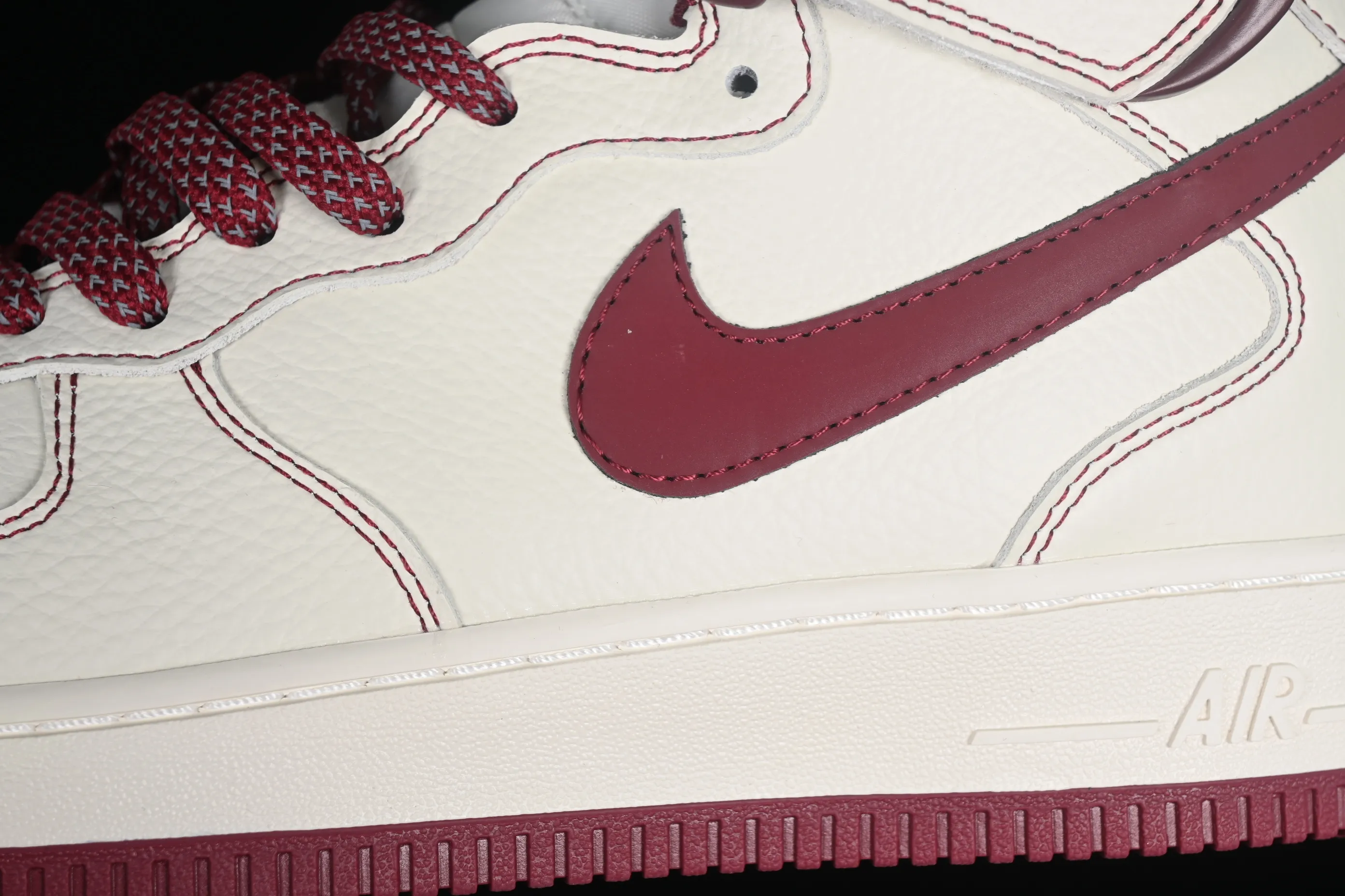 All categories Nk Air Force 1 Air Force series Nk Air Force 1 Mid Air Force mid-top Undefeated x Nk Air Force 1'07 Mid beige white red Air Force 1 mid-top casual sneakers UW2369-015